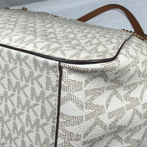 Michael Kors Jet Set Travel Large Chain Shoulder Tote Bag - Picture 13 of 14